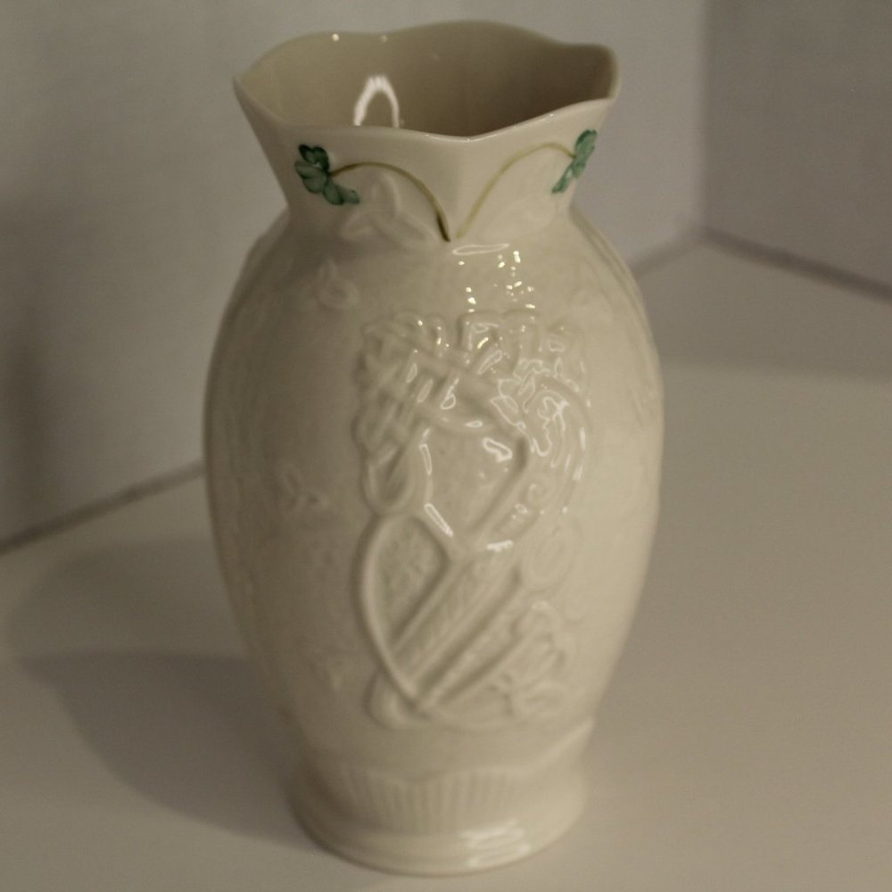 Belleck Ceramic Vase